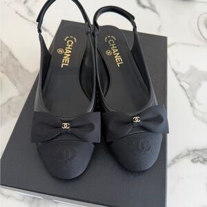 CHANEL Black Slingback Flats with Bow